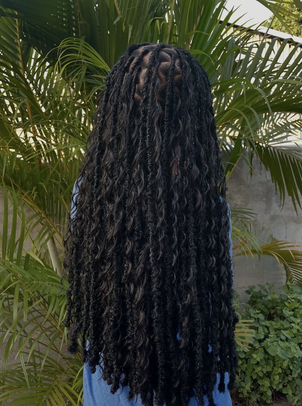 Faux locs avec les boucles