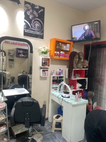 Le salon Institut tirhaka