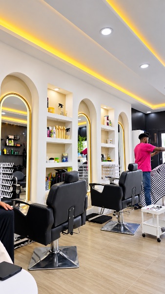 Le salon MISS FATIMA WIGS 1 (Angré snédai)