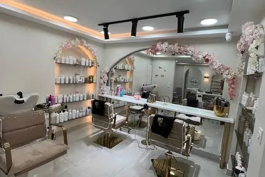 Le salon beauty salon