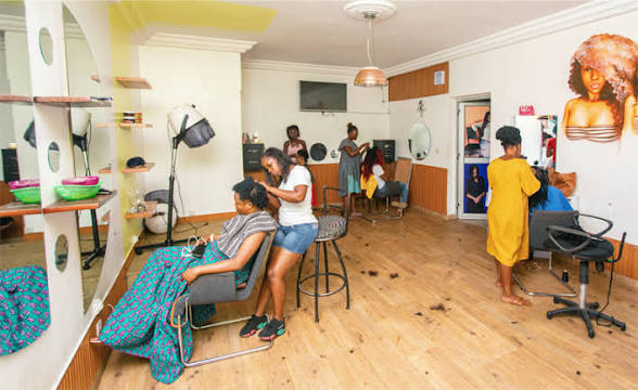 Logo de Divine hair