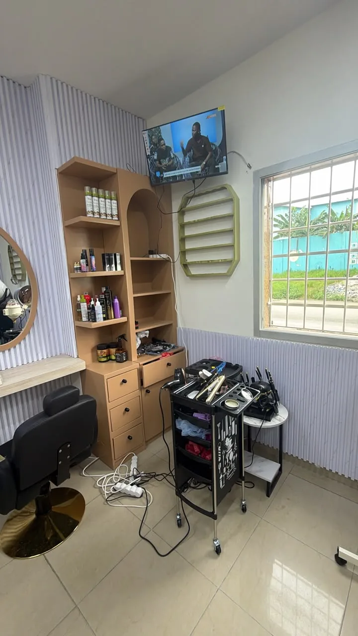 Le salon Full option's, photo 2